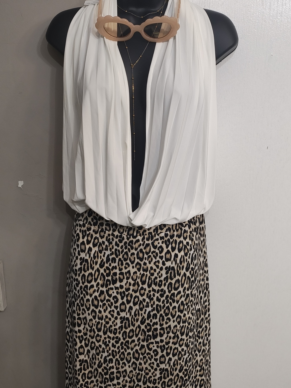 ✨Philosophy Republic Skirt/ Body Centrel Halter Neckline Shirt Set/Shades Incl